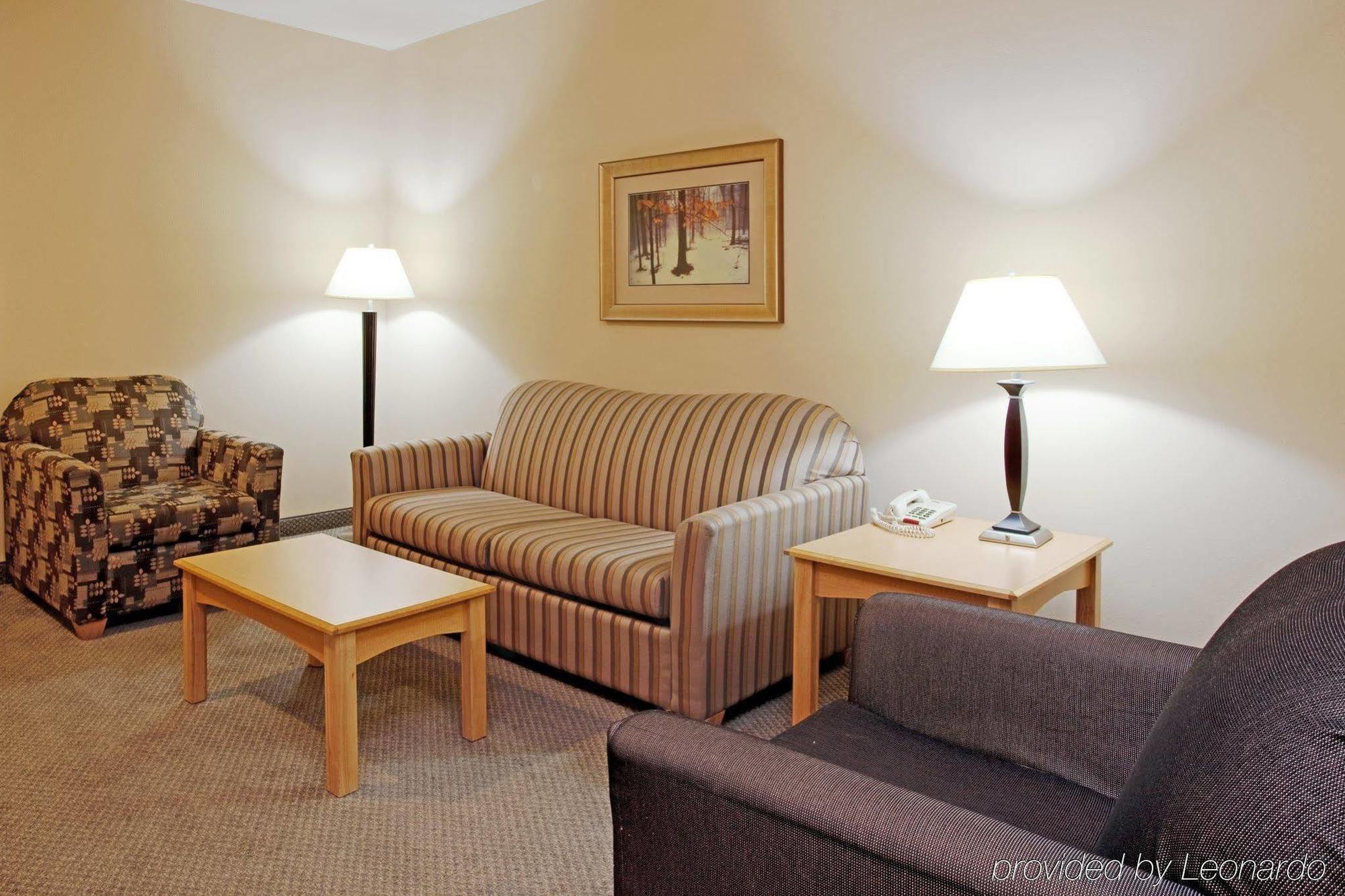 Holiday Inn Express & Suites Amarillo By Ihg Номер фото